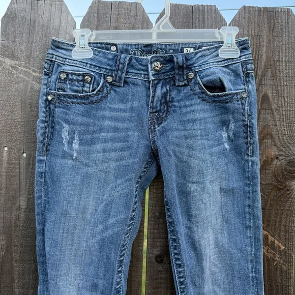 Miss Me Jeans Women's size 26 Distressed Denim Straight Low Rise Frayed Hem - Picture 2 of 10